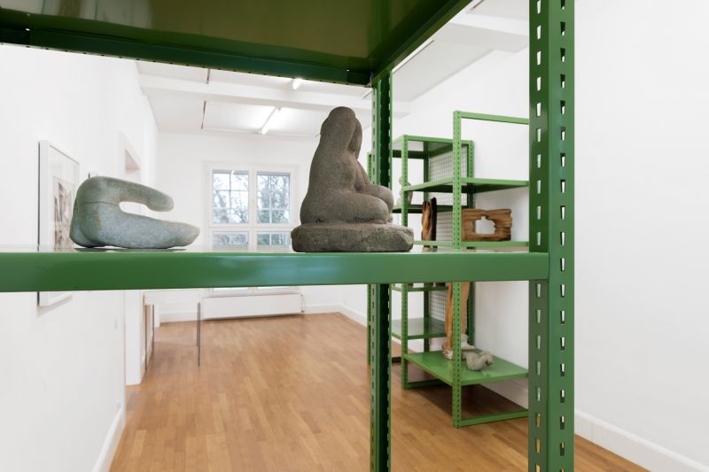 Louise Stomps, li: Ohne Titel (Sich Erhebende), 1949, re: Sitzende, 1928