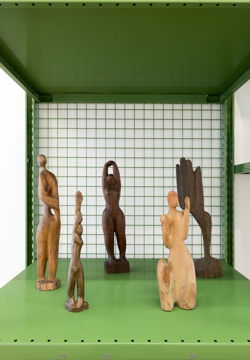 Stehende Figur (1955), Kleiner Rufer (1947), Kleine Stehende (1948), Ohne Titel (1950), Menetekel (1970)