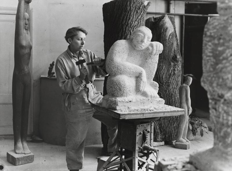 Louise Stomps im Atelier, 1946